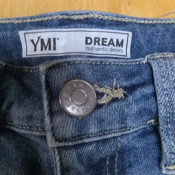 Ymi distressed shorts size 1 - Picture 2 of 3